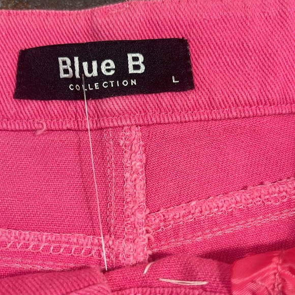 Pink rhinestone studded pink distressed frayed festival concert jean shorts BNWT - Picture 2 of 8